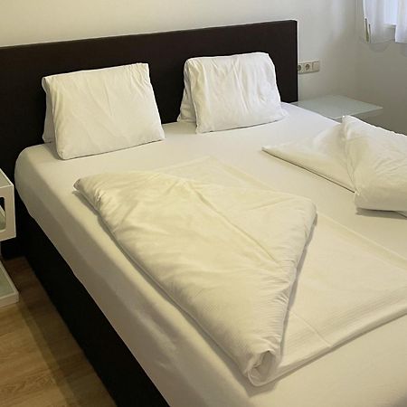 Areit Apartments - Low Budget 滨湖采尔 客房 照片